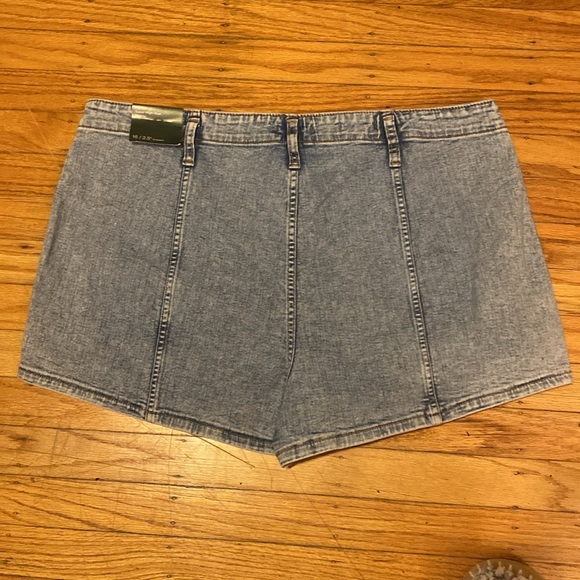 Super high rise shorts - Picture 3 of 5